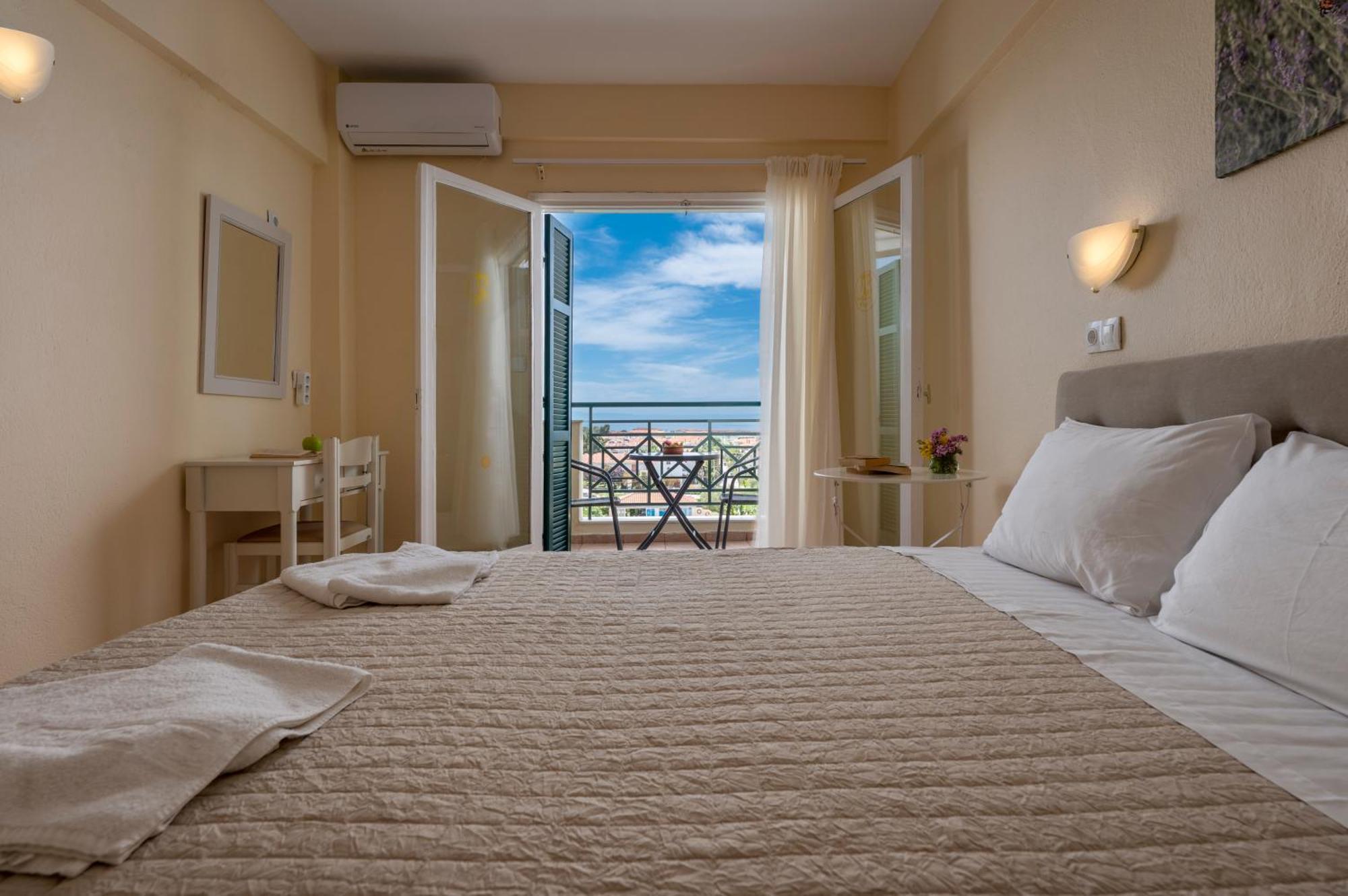 Julia Hotel 2*