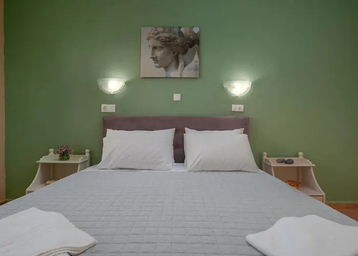 Julia Hotel